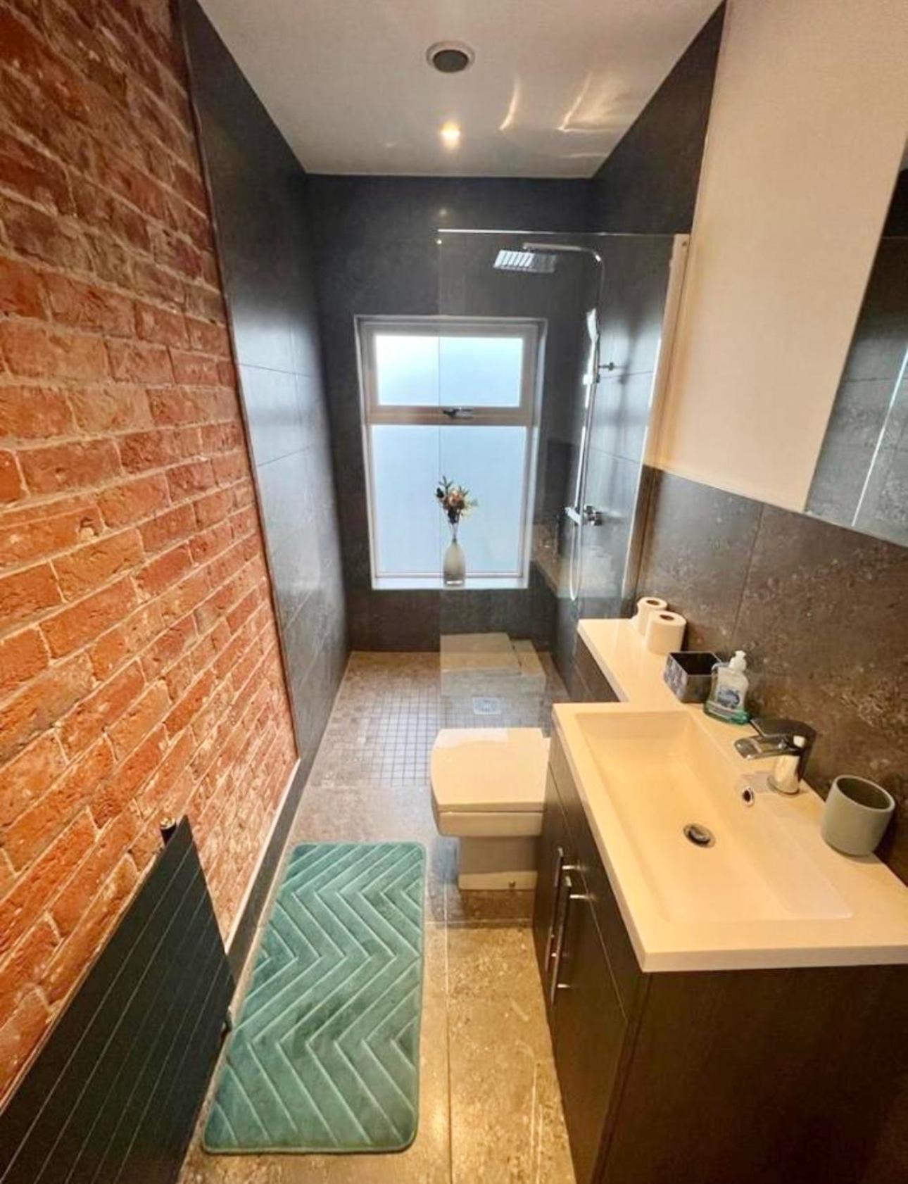 Alsager Town Centre Apartment Kültér fotó